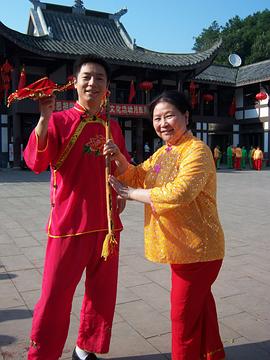 闹春莲萧舞起来第12集